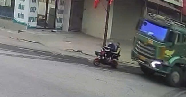 Khởi tố tài xế sử dụng điện thoại, điều khiển xe ô tô gây tai nạn khiến 2 người tử vong