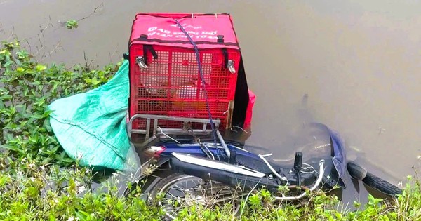 Phát hiện thi thể nam shipper dưới mương nước
