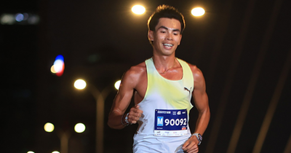 Hiện tượng marathon Huỳnh Anh Khôi