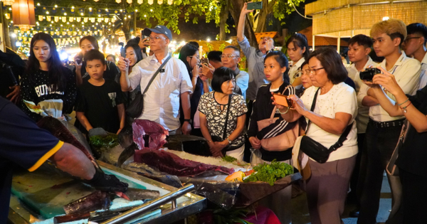 Cuối tuần, người dân ùn ùn đổ về lễ hội ẩm thực lớn nhất Việt Nam tại TPHCM