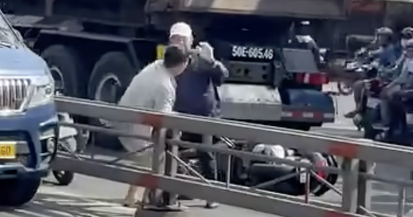 Công an TPHCM đang tìm 2 người đánh nhau trên đường Trường Chinh