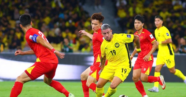 Tuyển Malaysia mang 13 cầu thủ gốc nước ngoài sang Việt Nam