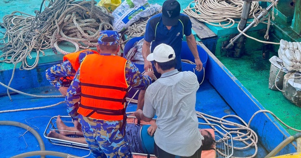 Kịp thời cấp cứu ngư dân nghi tai biến trên biển