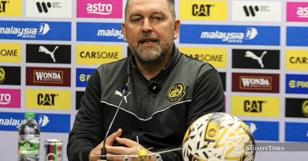HLV tuyển Malaysia đặt mục tiêu thắng tuyển Việt Nam để xua tan nỗi buồn