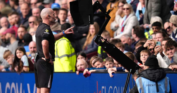 Khảo sát gây chú ý: 91% CĐV muốn bóng đá không VAR