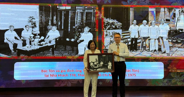 Tưởng niệm 46 năm ngày mất của Chủ tịch Tôn Đức Thắng