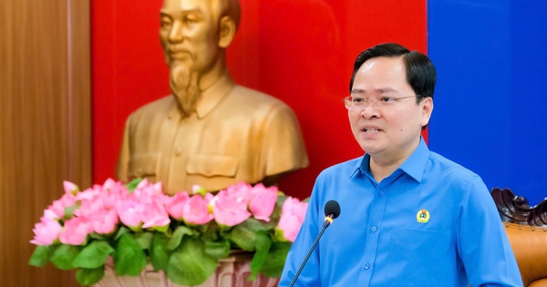 Nâng cao nhận thức chính trị và hiểu biết pháp luật cho công nhân lao động