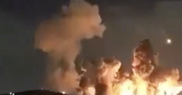VIDEO: Mỹ trút bom xuyên phá hạng nặng xuống Iran, nổ dây chuyền dữ dội
