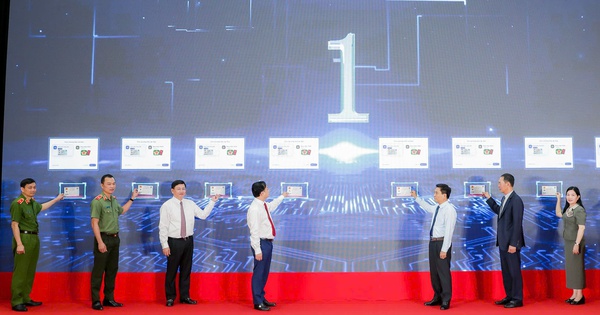 Agribank cùng Thanh Hóa triển khai Kiosk hành chính công thông minh