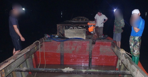 Phát hiện 3 người đàn ông làm chuyện phi pháp trên sông Thạch Hãn