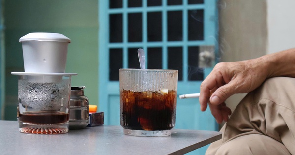 Người TP HCM uống cà phê mấy “cữ” một ngày?