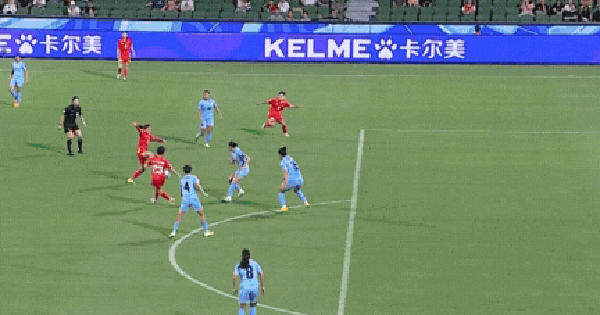 Clip: Xem Vạn Sự tỏa sáng giúp Việt Nam thắng Ấn Độ