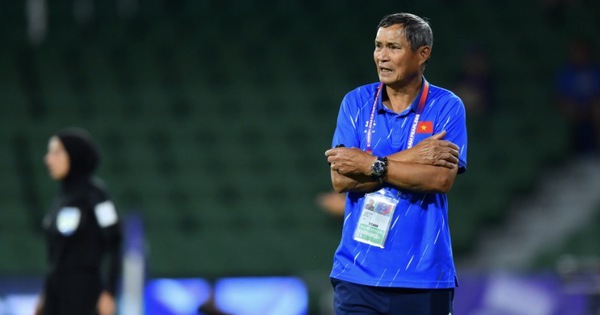 HLV Mai Đức Chung nói gì sau chiến thắng ở phút bù giờ trước Ấn Độ?