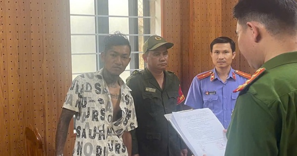 Bắt giữ nam thanh niên cầm dao đột nhập phòng phụ nữ lúc nửa đêm