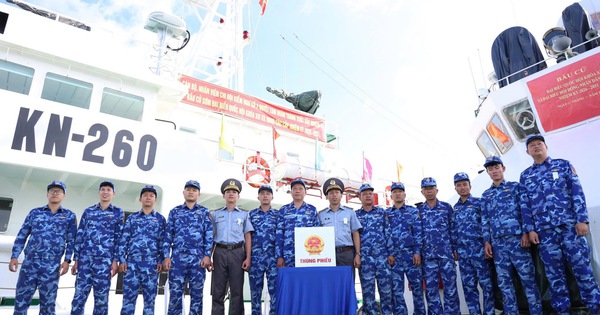 Tàu KN-260 hoàn thành nhiệm vụ tổ chức bầu cử sớm, cập cảng an toàn