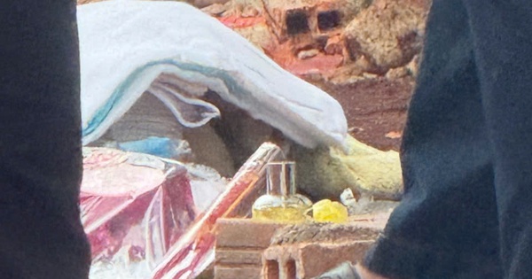 Phát hiện thi thể trẻ sơ sinh tại bãi đất trống