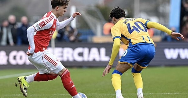 Hạ Mansfield Town, Arsenal nhọc nhằn vào tứ kết FA Cup