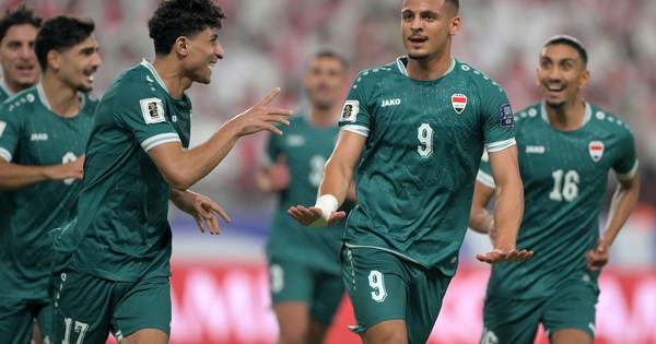 Bóng đá “mắc kẹt” giữa bất ổn toàn cầu