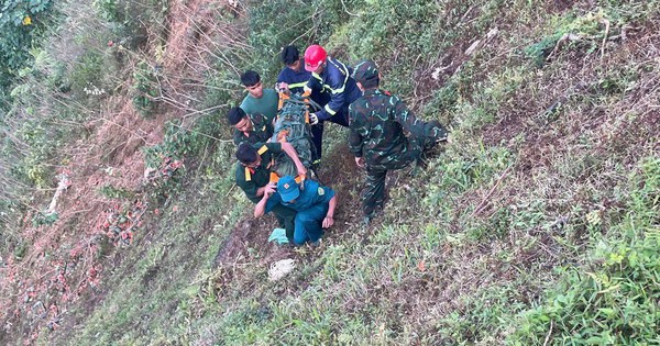 Xe tải lao xuống vực sâu 200 m, 3 người thương vong