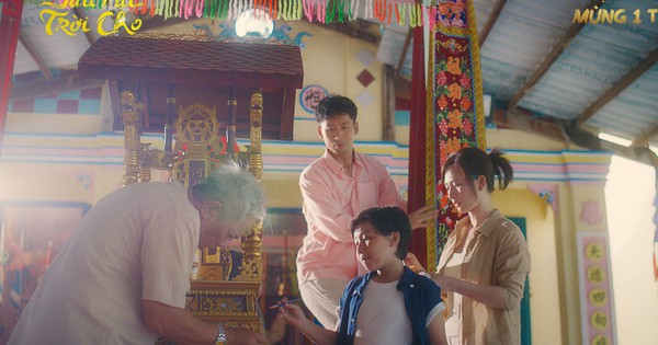 Phim có Tuấn Trần - Phương Anh Đào vượt mốc 100 tỉ đồng