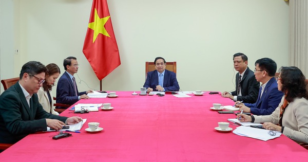 Thủ tướng Phạm Minh Chính điện đàm với Thủ tướng Kuwait: Nhất trí xem xét tiếp tục cung ứng dầu thô