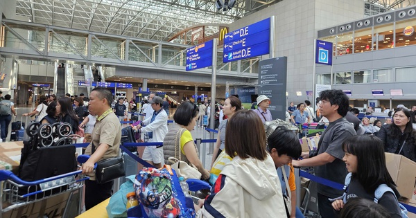 Nữ du khách Việt “toát mồ hôi” tìm vé về nước giữa lúc chiến sự Trung Đông căng thẳng