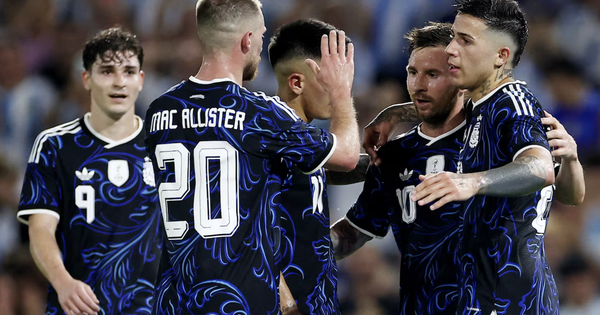 Messi tỏa sáng, Argentina đè bẹp Zambia 5-0 tại Buenos Aires