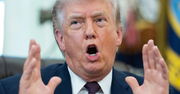 Ông Donald Trump "nghiêm túc cân nhắc" rút Mỹ khỏi NATO