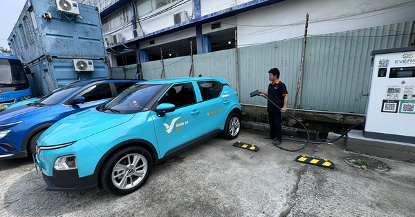 Google Maps tung tính năng gây sốc, chủ xe điện sắp “quên luôn” chuyện hết pin