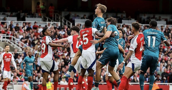 Arsenal tăng tốc đua vô địch