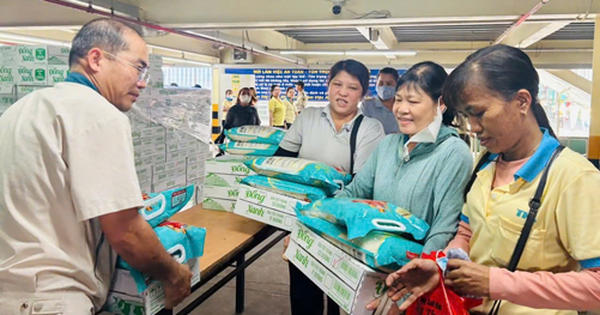 Giữ người bằng sự tử tế