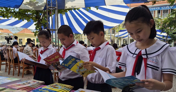 Xã đầu tiên trên cả nước cấp sách giáo khoa miễn phí cho học sinh