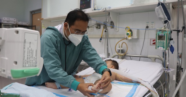 Trẻ nguy kịch vì mắc bệnh tay chân miệng không triệu chứng