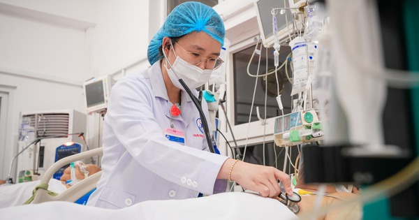 Uống nhầm hóa chất đựng trong chai nước, người đàn ông suýt tử vong