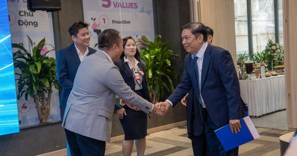 Cú bắt tay mới của YeaH1 và gói cước 