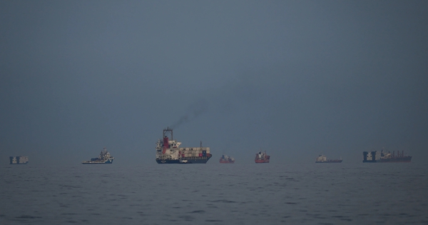 Hé lộ lý do thật sự khiến Iran chưa thể mở lại eo biển Hormuz?