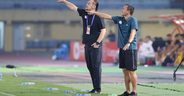 HLV Velizar Popov và “duyên nợ” với trọng tài V-League