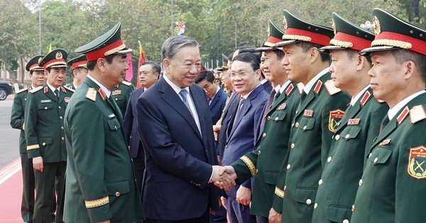 Xây dựng Lực lượng Vũ trang Quân khu 1 vững mạnh toàn diện