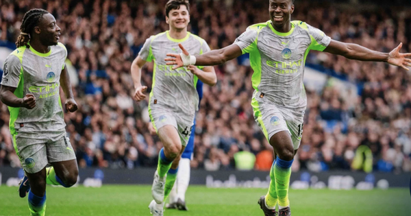 Man City đại thắng Chelsea, thổi bùng cuộc đua vô địch