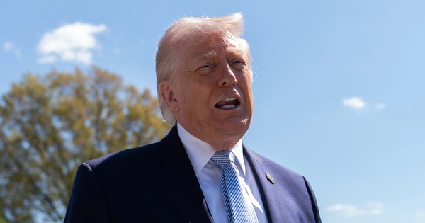 Nóng: Ông Donald Trump ra lệnh Hải quân Mỹ phong tỏa eo biển Hormuz