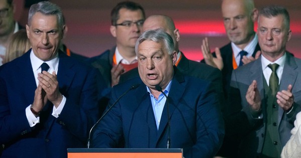 Thủ tướng Hungary thất cử dù được Phó Tổng thống Mỹ “tiếp sức”