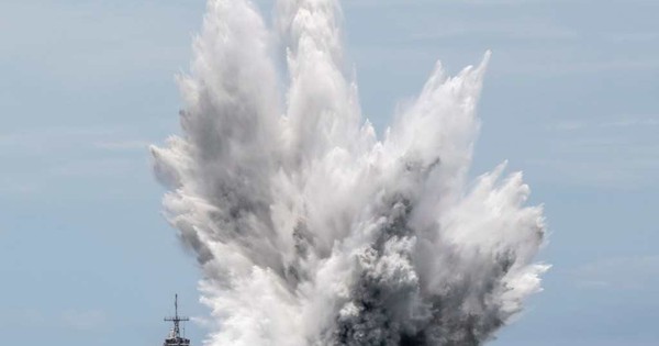 Vì sao tàu sân bay Mỹ né "Cổng nước mắt", đi đường vòng tới Trung Đông?