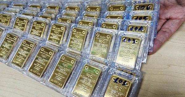 Sáng 14-4, giá vàng miếng SJC và vàng nhẫn tiếp tục tăng vọt