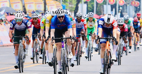 Xác định nhất chặng bằng camera: Patrick Patterson thắng sít sao tại Quảng Ngãi