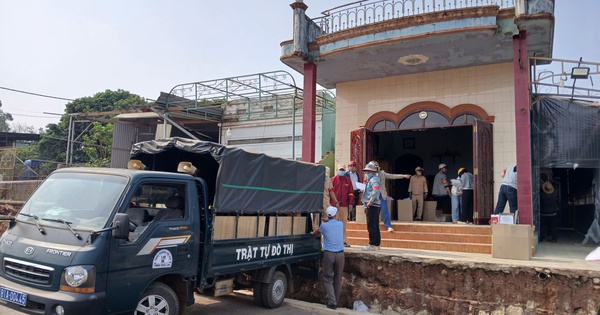 Cưỡng chế 3 hộ dân không giao mặt bằng đường Nguyễn Văn Linh