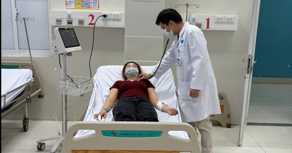 TPHCM: 11 công nhân ngộ độc thực phẩm sau bữa trưa