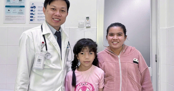 Người mẹ nghèo xúc động cảm ơn bệnh viện cứu sống con gái mình