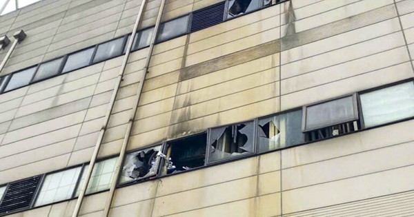 Nổ cục nóng điều hòa trong khu công nghiệp, 2 người bị thương