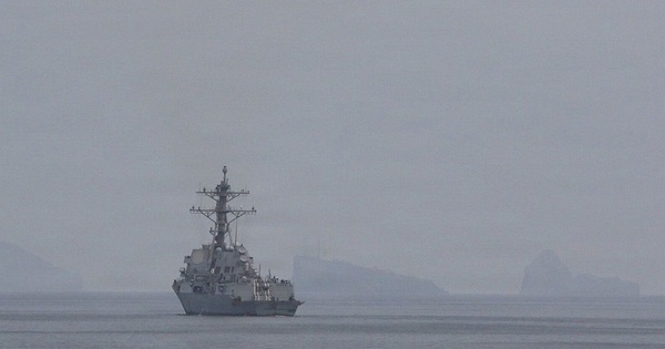 Hải quân Mỹ tuyên bố buộc 8 tàu chở dầu "liên quan Iran" phải quay đầu ở Hormuz