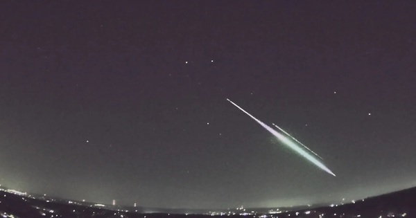 Đêm mai, chờ đón “cầu lửa” Thiên Cầm rực sáng dưới trăng non